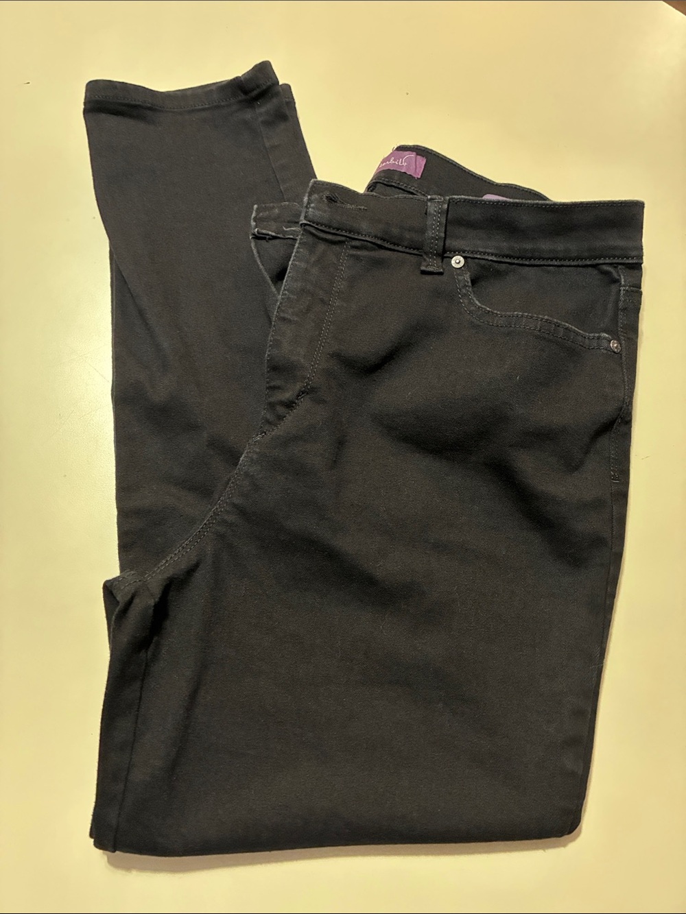 Gloria Vanderbilt Skinny Jeans in Black with Purple Waist Tag
